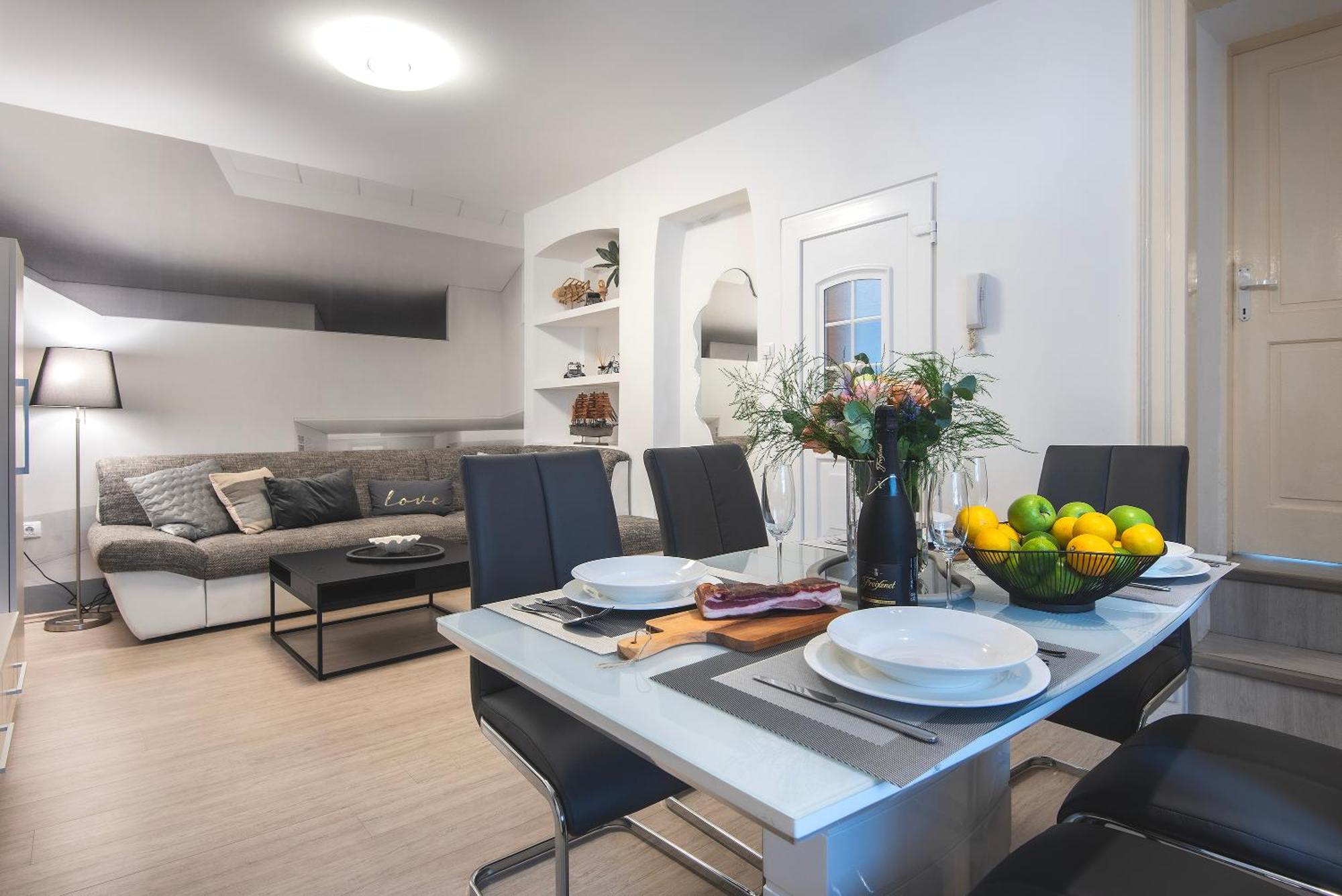 Arta Apartment City Center II - With Private Parking Pula Ngoại thất bức ảnh